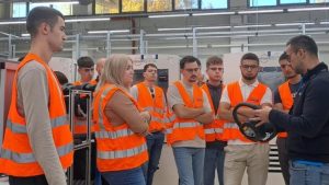 Gigant auto prezent și în România își închide patru fabrici/ 2.200 de angajați afectați și despăgubiri de până la 12 salarii<br>