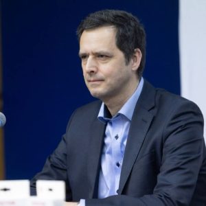 FACTURA CARE ARDE LA BUZUNAR / Șeful E.ON avertizează: România are una dintre cele mai scumpe energii din Europa, raportat la salarii
