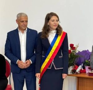 SCANDAL URIAȘ la Călinești/ Fostul primar se crede încă în funcție/ Dragoș Predescu, atac devastator după imaginile apărute din Primărie: „PSD a transformat comuna într-o feudă condusă de o familie!”