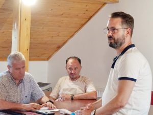Mihai Coteț, în panică după ce a pierdut PNL Argeș/ Mesaj disperat către Bolojan, după ce primarii s-au strâns în jurul Alinei Gorghiu